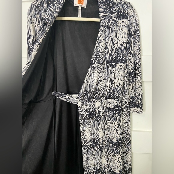 Laundry by Design Wrap Dress 3/4 Sleeves, Midi, White, Black, Grey Size 8 - Picture 3 of 6